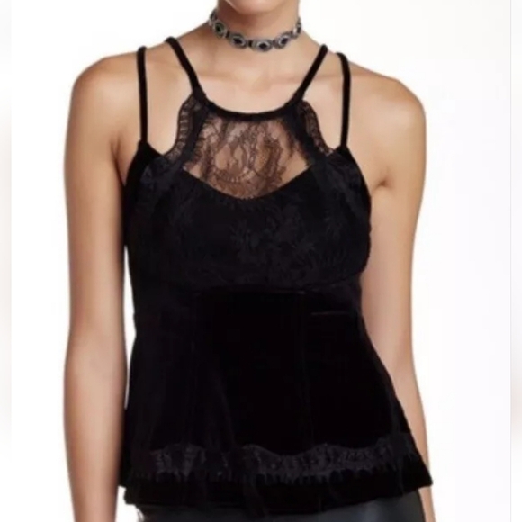 FREE PEOPLE Ellie Black velvet/lace top. Size M NWT - Picture 3 of 11